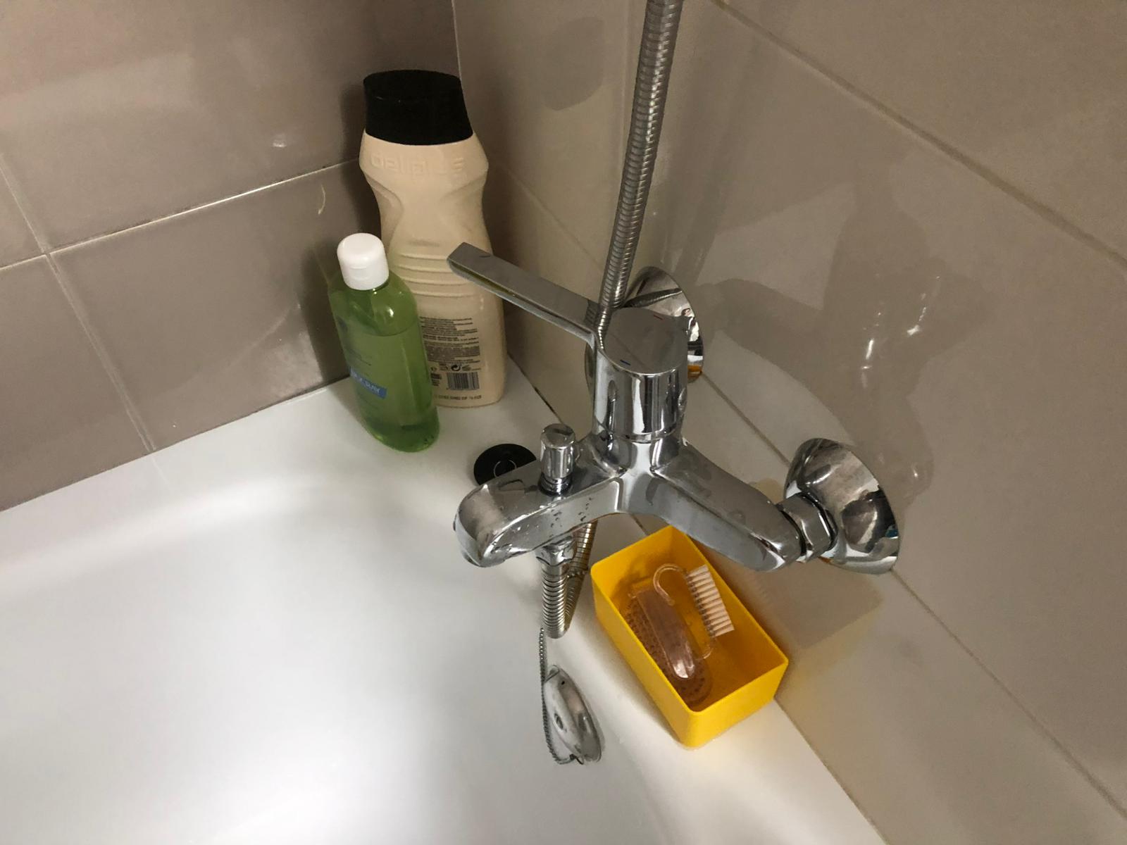 Grifería de baño instalada