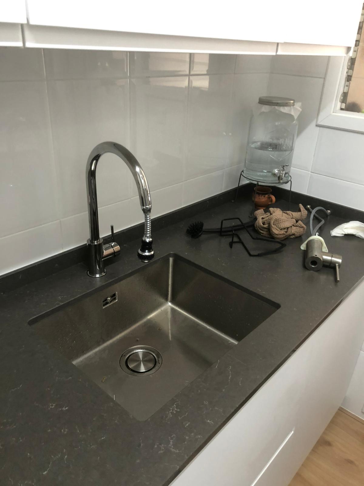 Grifería de cocina moderna